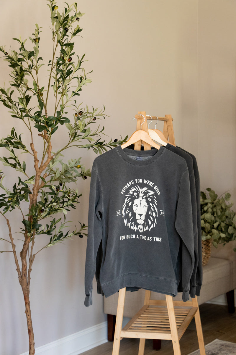 Esther Lion Crew - Vintage Black
